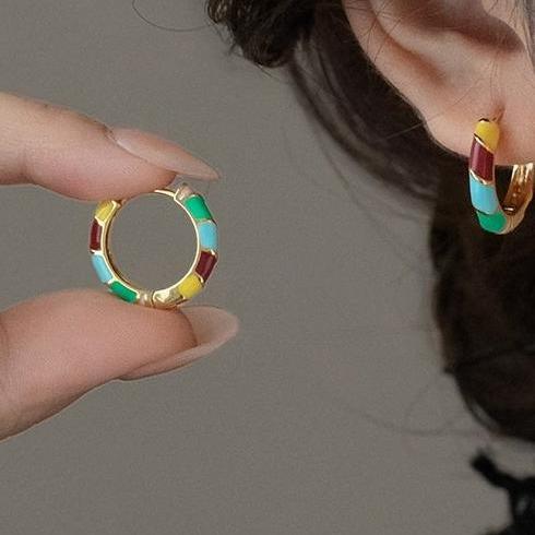 Bai Baihe's same colored drop glazed enamel earrings for women, with a niche and high-end feel, ear rings, ear buckles, internet famous temperament, and trendy earrings