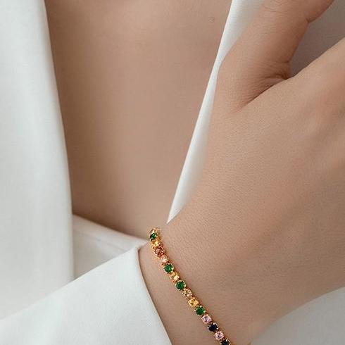 Colorful dopamine cube sugar zircon necklace for women, with a light and luxurious temperament, high-end feeling, collarbone chain, niche bracelet, neck chain