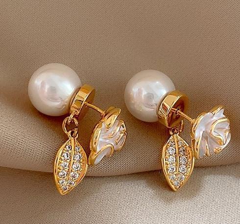 Elegant temperament, camellia pearl zircon earrings, women's design sense, versatile earrings, 2024 new popular ear accessories