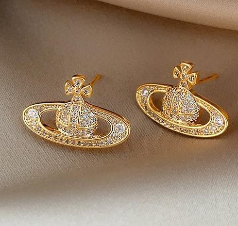 Exquisite Full Diamond Sparkling Saturn Earrings for Female Niche Design, High Grade Earrings, Light Luxury Charm, Spicy Girl Style Ear Accessories