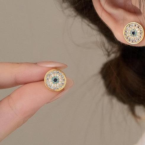 Fashionable and minimalist Devil's Eye earrings with female niche design, micro inlaid zircon earrings, light luxury and high-end unique earrings