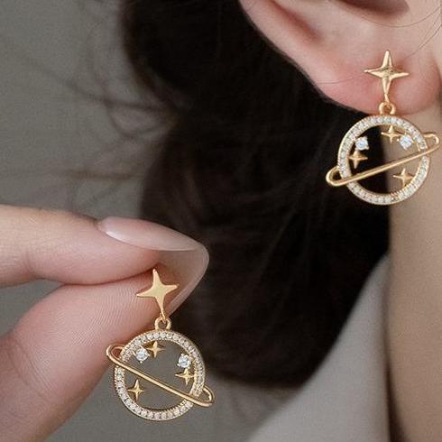 Fashionable hollowed out surround planet earrings for women, light luxury exquisite zircon planet earrings, niche high-end feeling star earrings