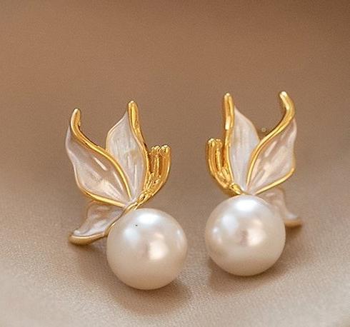 Flower pearl earrings for women, 2024 new explosive style, unique earring design, niche, light luxury earrings