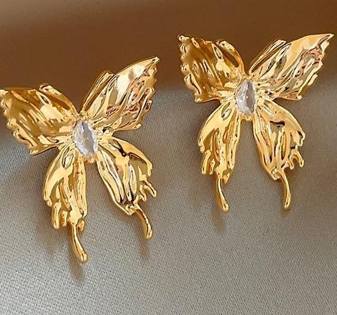 French elegant butterfly zircon earrings for women's summer, light luxury, exquisite luxury, personalized sweet and niche earrings