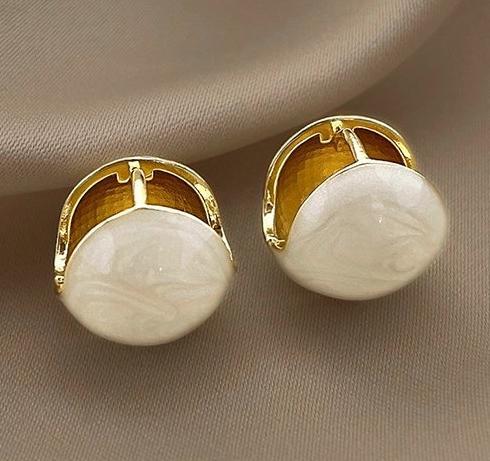 French glazed round bead earrings for women 2024 new style, niche and unique earrings, light luxury temperament, high-end feeling, ear buckle earrings