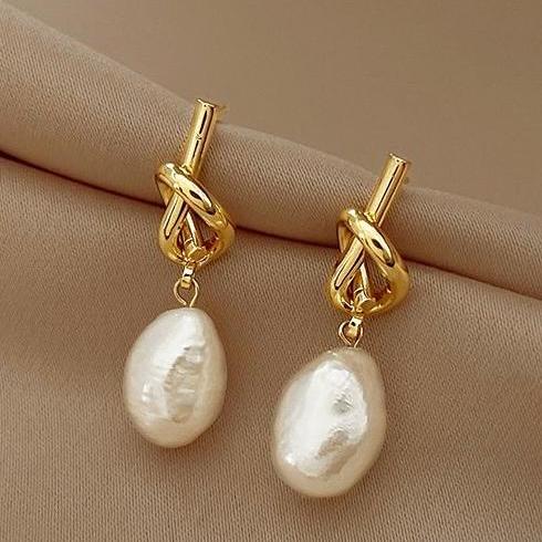 French retro Baroque natural pearl earrings with women's unique design, high-end light luxury Chinese temperament, knot earrings