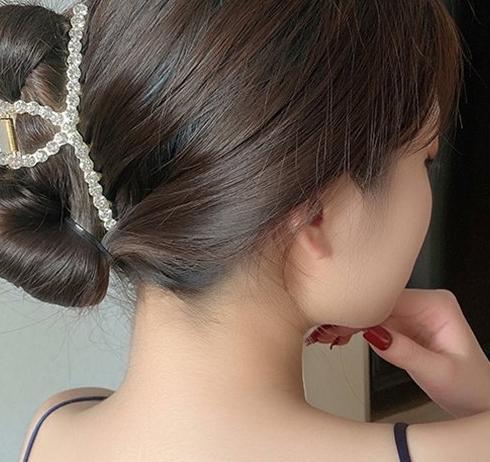 Full Diamond Pearl Metal Hair Clip for Female Korean Ins, Back of Head Grip, Large Shark Clip, Minimalist Internet Celebrity Hairpiece