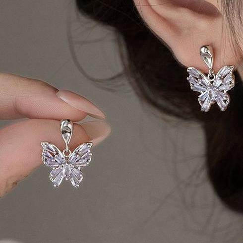 Full of design sense, sparkling and super fairy butterfly earrings, female 2024 new popular earrings, light luxury and elegant earrings