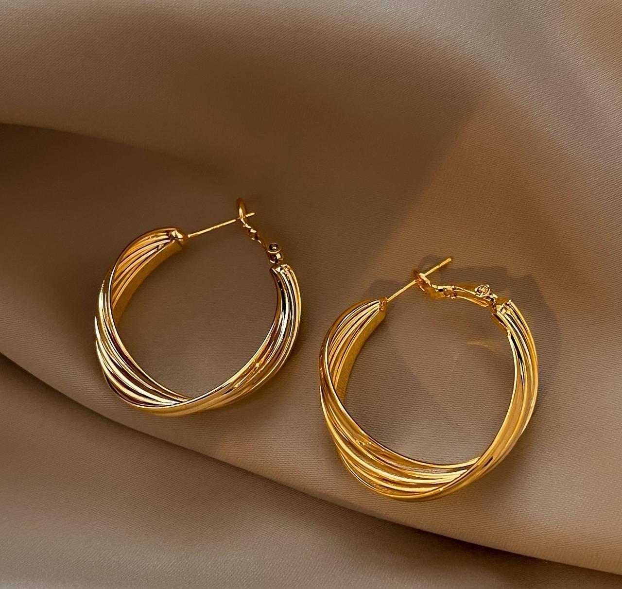 Gold earrings, female niche design, high-end metal earrings, earrings, 2024 new popular light luxury French earrings