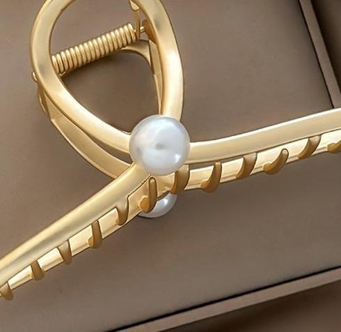 Golden Pearl Grasp Clip for Women 2024 New High end Style Large Hair Volume, Back of Head Metal Korean Shark Hair Clip