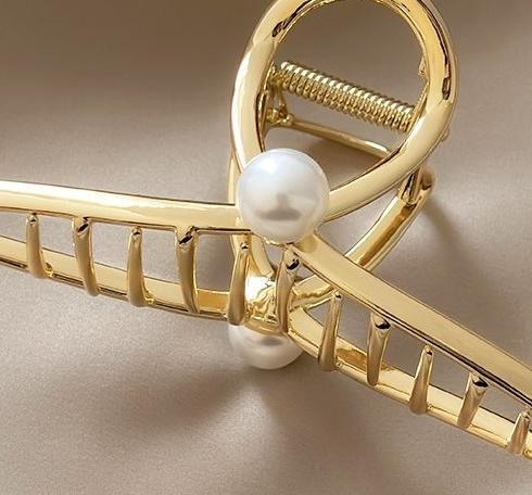 Golden Pearl Grasp Clip for Women 2024 New High end Style Large Hair Volume, Back of Head Metal Korean Shark Hair Clip