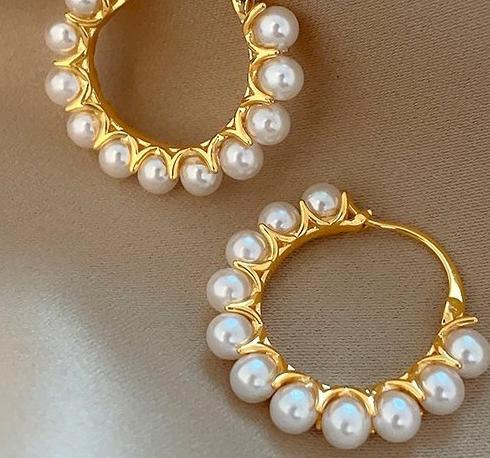 High end Small Pearl Earrings, Women's Summer Light Luxury temperament, niche design, retro style, elegant earrings, buckles