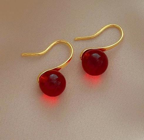 Hong Kong style retro red agate earrings for women in 2024, new niche design, high-end feel, ear hooks, earrings, simple earrings