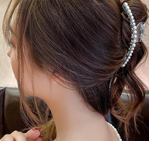 Internet celebrity's popular pearl hair clip, women's straight clip, back of the head clip, simple and exquisite hair clip, shark clip