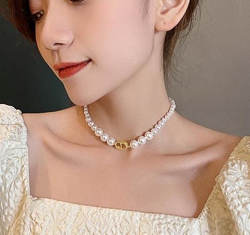 Jinglei light luxury letter pearl necklace for women, high-end fashion, niche, versatile collarbone chain, 2024 new trendy necklace