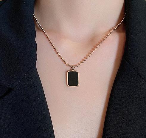 Jinglei temperament titanium steel necklace, long choker chain, women's new style, non fading collarbone chain, light luxury high-end neck chain