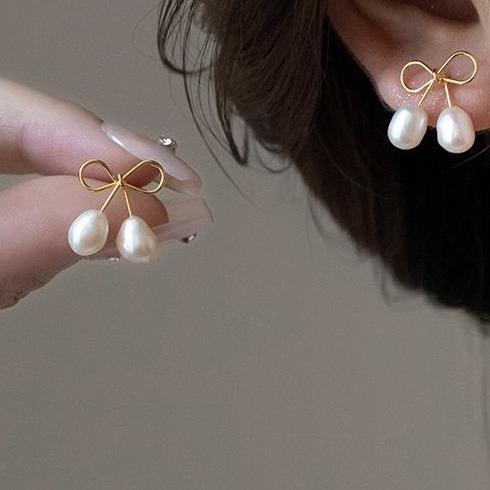 Korean style small bow freshwater pearl earrings for women's summer fashion, versatile and high-end earrings, simple temperament earrings