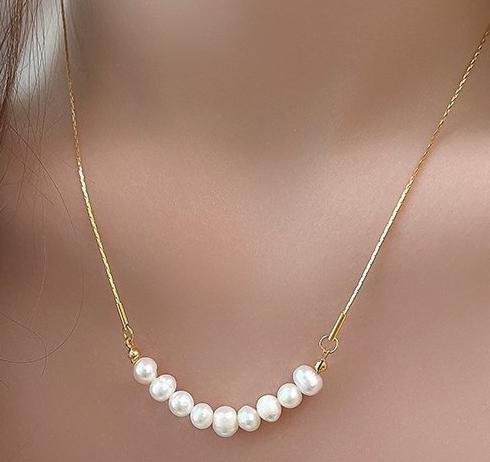 Light luxury natural freshwater pearl metal necklace for women's summer, elegant, atmospheric, high-end feeling, collarbone chain, fashionable temperament, necklace