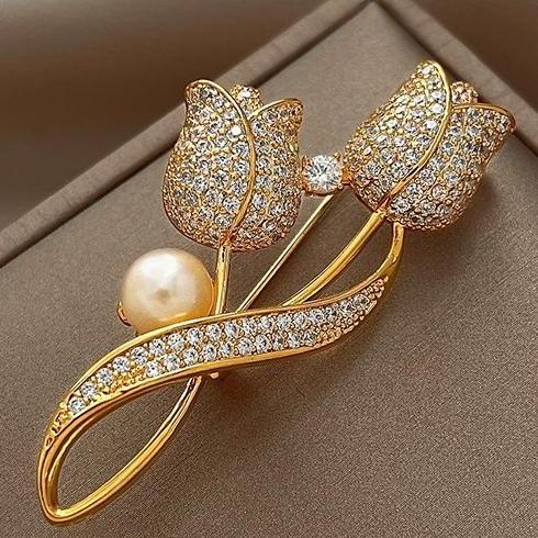 Light luxury natural pearl full diamond tulip brooch for women 2024 new trend high-end pin fixed clothes chest flower