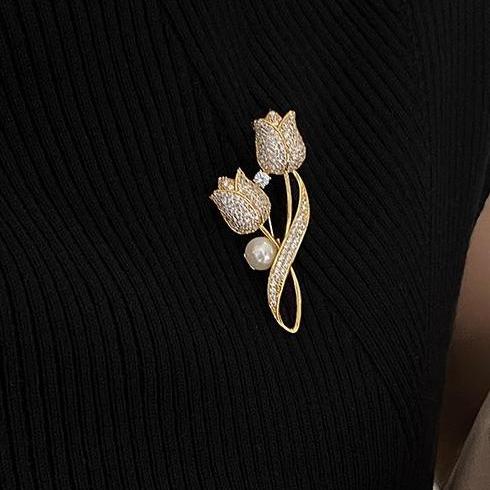 Light luxury natural pearl full diamond tulip brooch for women 2024 new trend high-end pin fixed clothes chest flower