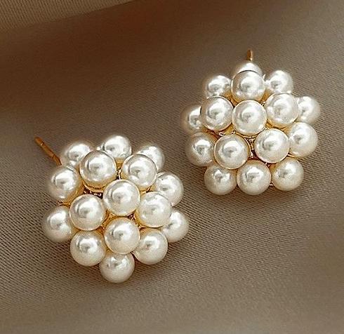 Light luxury temperament surrounded by pearl earrings for women 2024 new trend simple rice ball pearl earrings versatile super fairy earrings