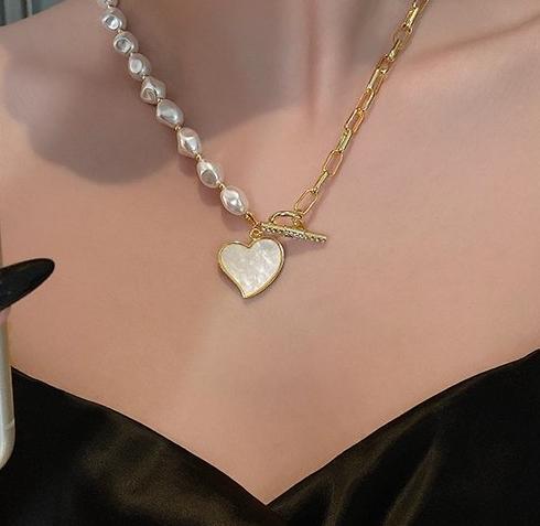 Love pearl necklace for women, light luxury, niche design, metal splicing, collarbone chain, temperament, high-end choker necklace