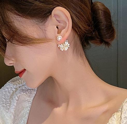 Luxurious Flower Shell Pearl Earrings 2024 New Popular Trendy Earrings, Small Style, High End Earrings for Women