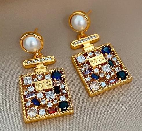 Luxury full diamond color zirconium pearl perfume bottle earrings female niche design fashionable earrings exquisite senior ear jewelry