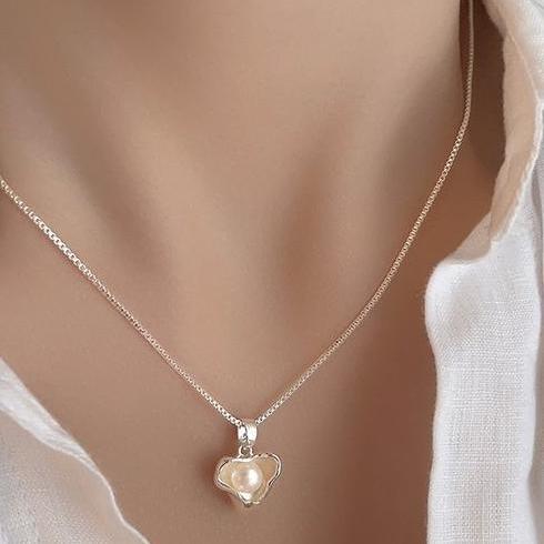 Natural freshwater pearl pendant necklace for women's summer niche design, irregular heart-shaped collarbone chain, high-end neck chain