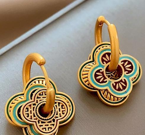 New Chinese style retro enamel earrings for women 2024, popular new style, light luxury and high-end, suitable for summer earrings