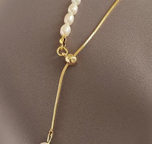 Pearl necklace women's summer versatile, light luxury, niche design sense, 2024 new popular item, collarbone chain, high-end accessory