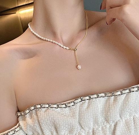 Pearl necklace women's summer versatile, light luxury, niche design sense, 2024 new popular item, collarbone chain, high-end accessory