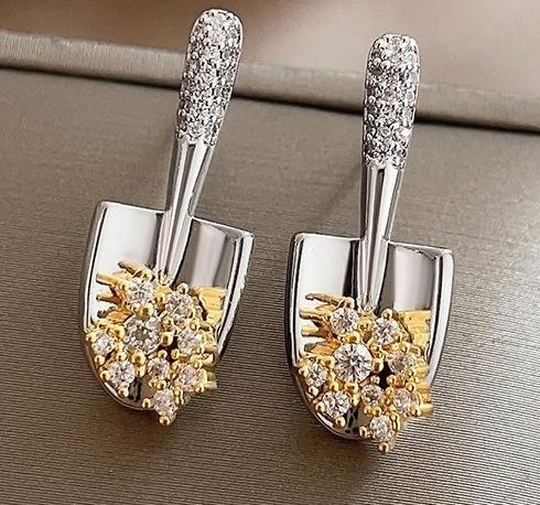 Personalized Zircon Shovel Unique Earrings for Women Xia, a niche designer style with gold and silver contrasting earrings, light luxury high-end earrings