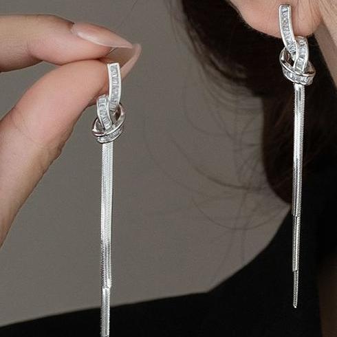 Small niche design knot tassel zircon earrings for women 2024 new popular high-end earrings, light luxury temperament earrings