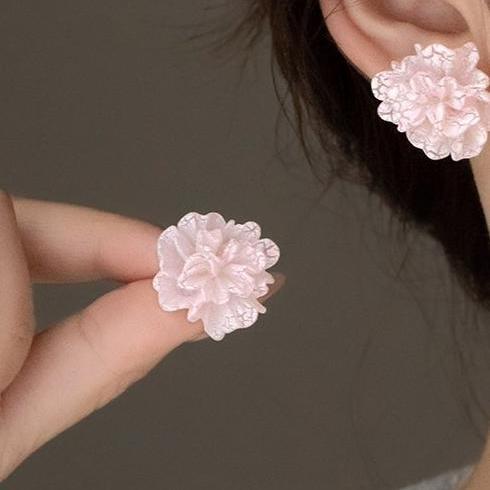 Super immortal internet celebrity new cherry blossom pink flower earrings, small, fresh, sweet, personalized silver stud post earrings, fashionable and elegant earrings