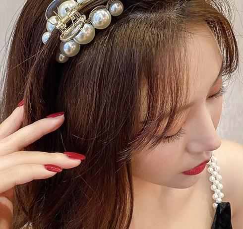 Temperament, large pearl hair clip, women's back of the head, grab clip, internet famous shark clip, high-end clip, headband, straight clip hair accessory