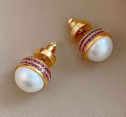 Unique retro temperament pearl earrings for women with a niche high-end feel, red zircon new explosive fashion and exquisite earrings