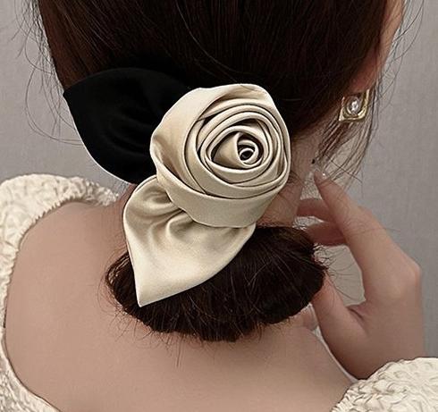 White satin contrasting rose flower hair clip for women's summer back of the head 2024 new style temperament headband rope hair clip headwear