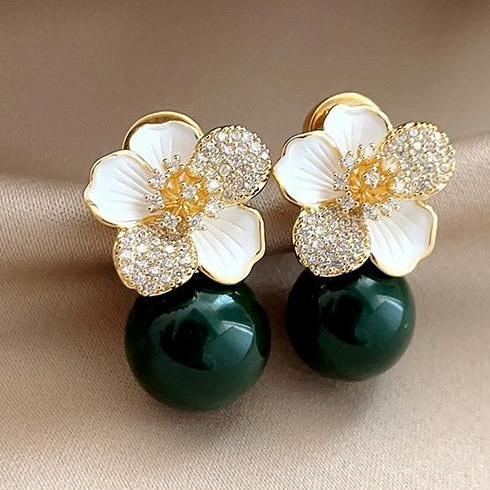 White temperament, emerald inlaid with diamonds, camellia flower earrings, female niche design, Chinese retro fashion, explosive earrings