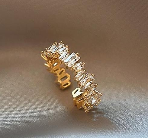 Zircon ring for women, light luxury, high-end, niche design, retro decoration, open index finger ring, 2024 new popular item