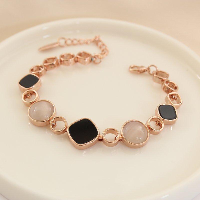 2022 New Geometric Diamond Acrylic Bracelet Women's Simple Versatile Bracelet Girlfriend sisters Gift Bracelet Fashion