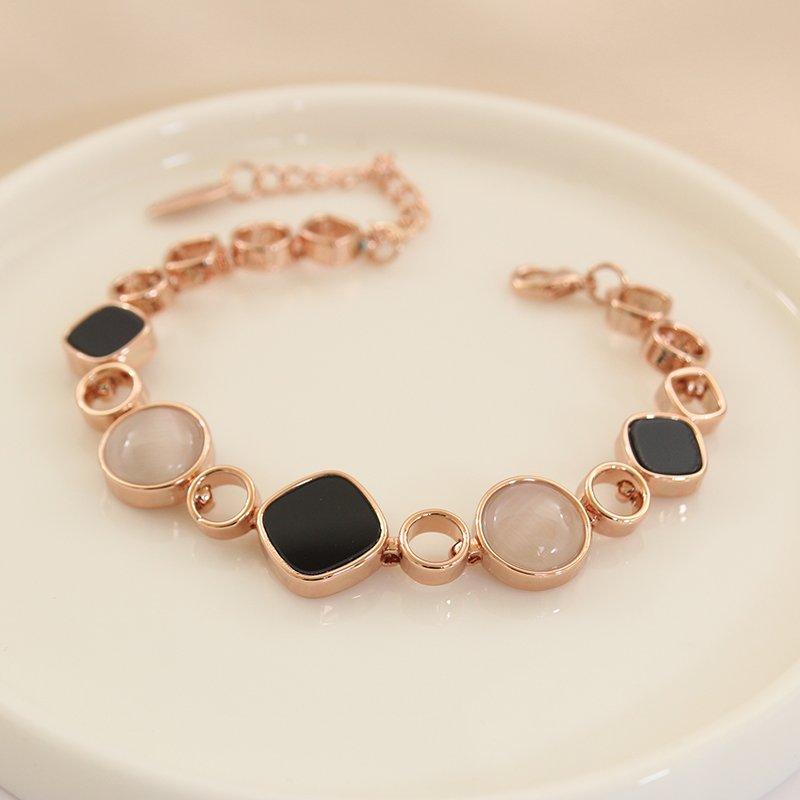 2022 New Geometric Diamond Acrylic Bracelet Women's Simple Versatile Bracelet Girlfriend sisters Gift Bracelet Fashion