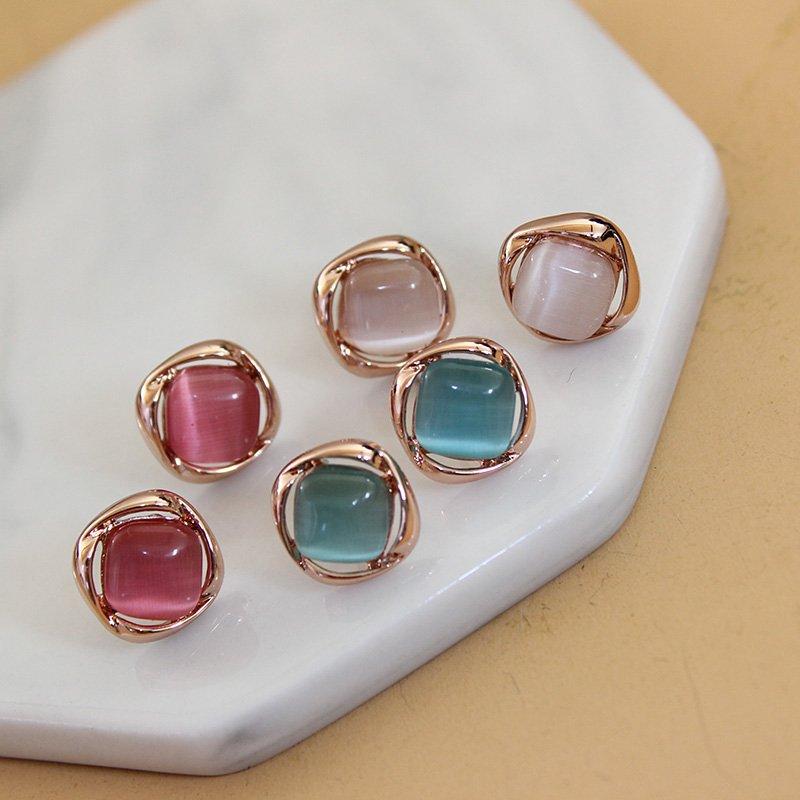 2023 new Korean version anti allergic geometric diamond earrings, simple and versatile, cat eye stone earrings, feminine accessories trend