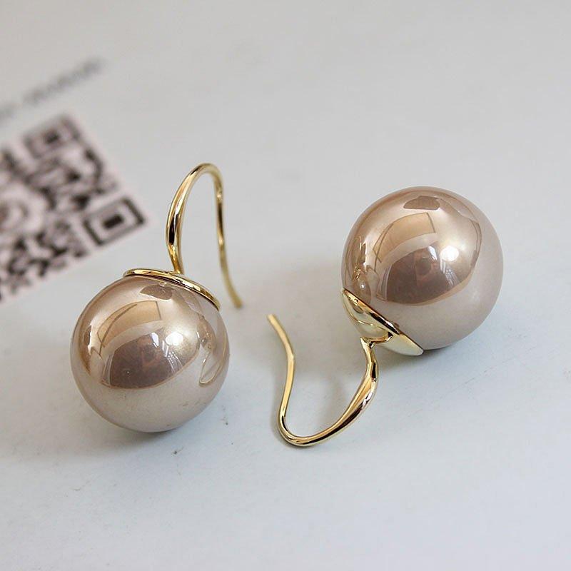 Anti pearl earrings 2019 new champagne colored large pearl high-end sense niche hook earrings for women's fashion decoration