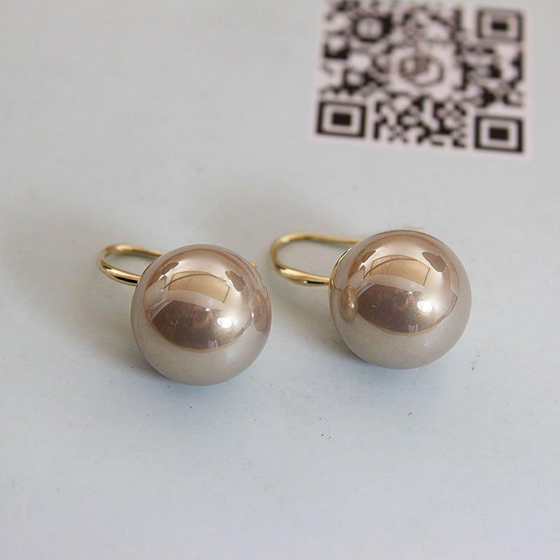 Anti pearl earrings 2019 new champagne colored large pearl high-end sense niche hook earrings for women's fashion decoration