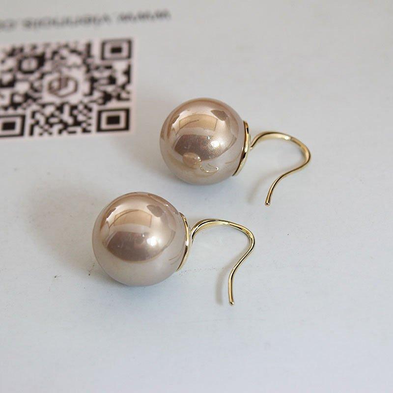 Anti pearl earrings 2019 new champagne colored large pearl high-end sense niche hook earrings for women's fashion decoration