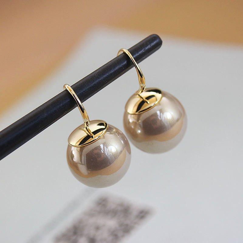 Anti pearl earrings 2019 new champagne colored large pearl high-end sense niche hook earrings for women's fashion decoration