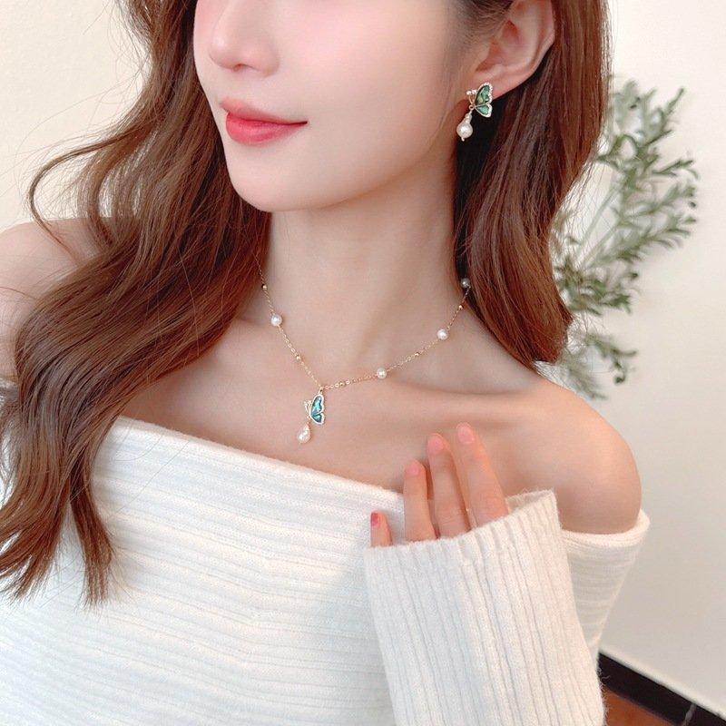 Breaking the cocoon into a butterfly, niche high-end earrings, collarbone chain, natural abalone shell, Baroque pearl, butterfly, women's neck necklace