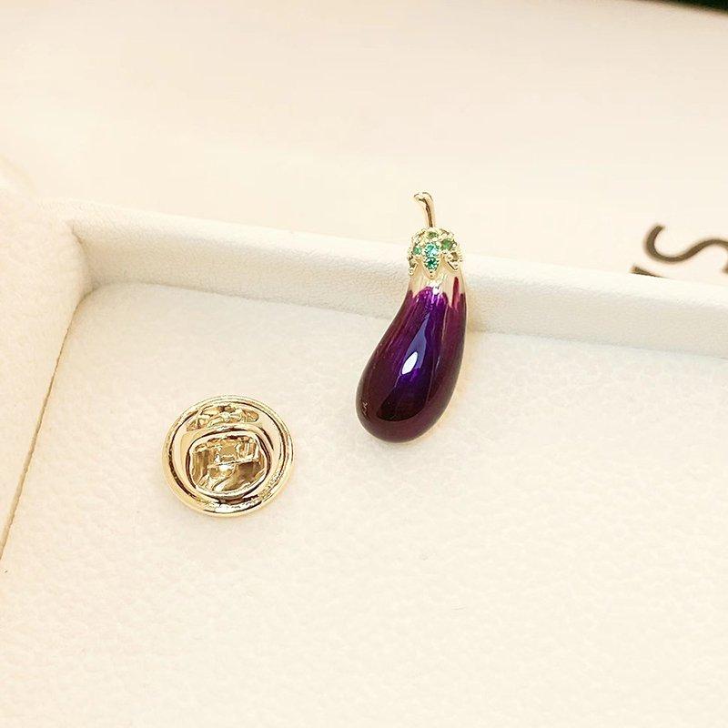 Eggplant Japanese Fresh and Cute Fruit Brooch, Women's Trendy Personalized Small Pin, Neck Pin, Anti glare Buckle, Cardigan Accessories