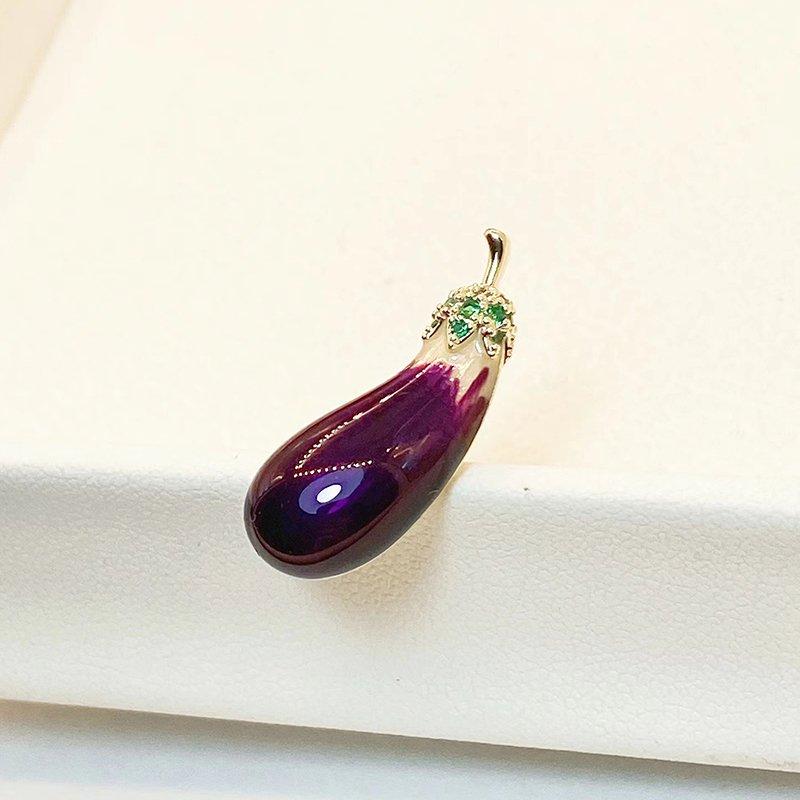 Eggplant Japanese Fresh and Cute Fruit Brooch, Women's Trendy Personalized Small Pin, Neck Pin, Anti glare Buckle, Cardigan Accessories